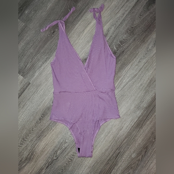 Reformation Macey Bodysuit - Picture 3 of 4